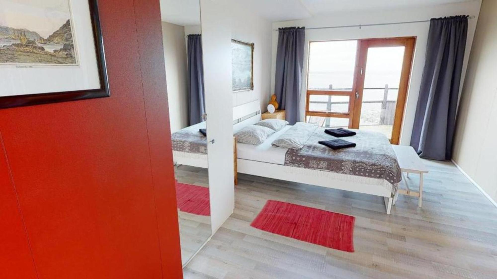 Brenna - Ocean View Apartment